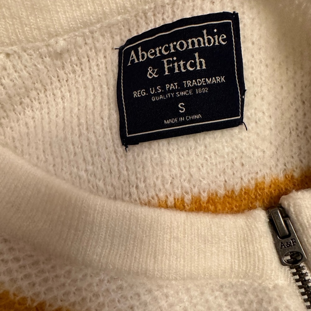 Abercrombie & Fitch Mustard Gold Striped Zipper Neck Knit Sweater Size Small - Picture 4 of 4